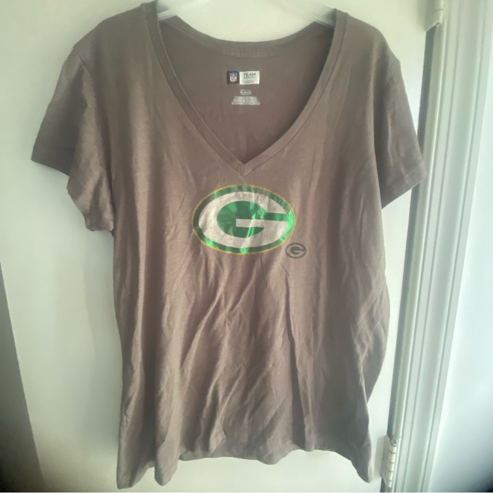 Womens NFL Grey V-Neck Tee with‎ GreenBay Packers Logo XL
